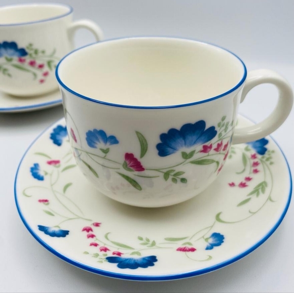 ⬇️Royal Daulton Windermere tea cups (2) and saucers (2) - Picture 3 of 4